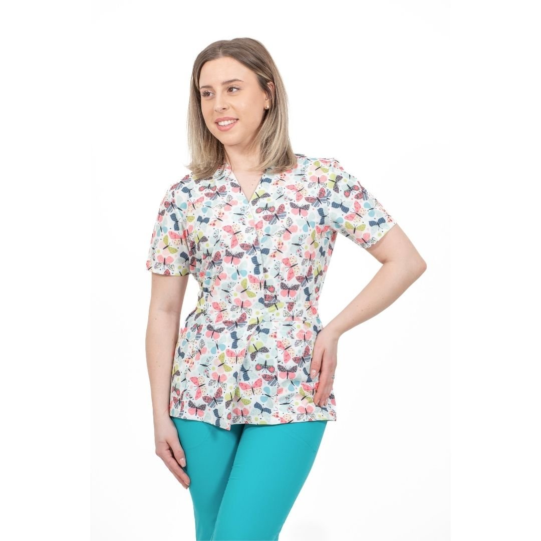 bluza medicala kimono alba cu imprimeu fluturi colorati