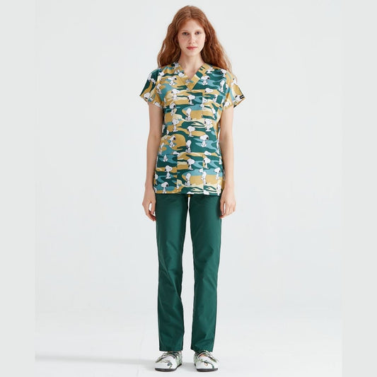 Set Costum Bluza imprimat cu pantaloni lungi, Pentru Femei - Model Uniforma Medicala Snoopy